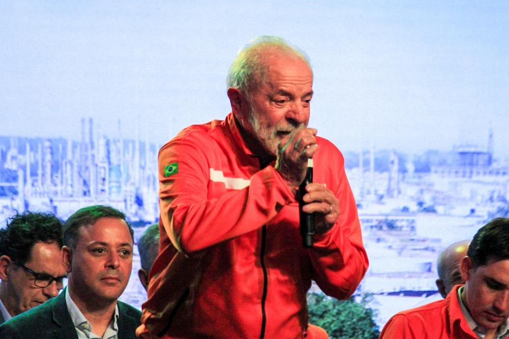 Lula nomeia advogado da Petrobras para Justiça em meio a polêmica divisão ministerial