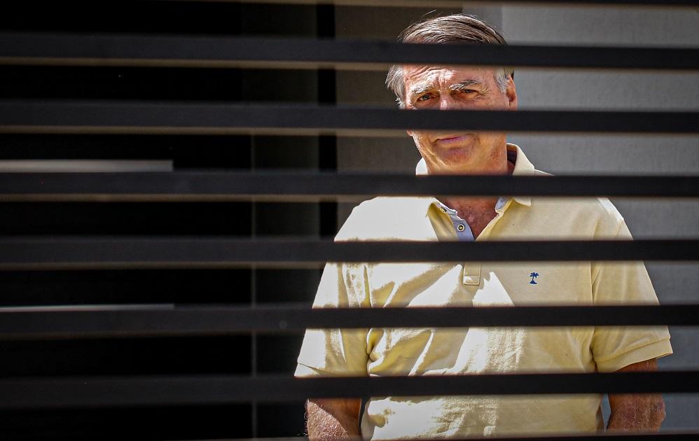Crise de Saúde de Bolsonaro na Prisão Gera Novo Pedido de Prisão Domiciliar Humanitária