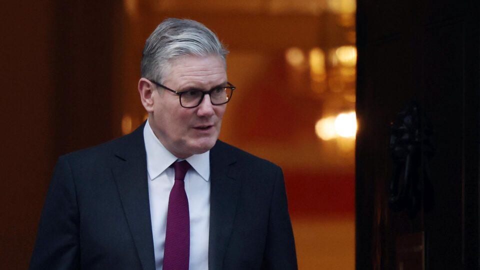 Chefe de gabinete do Reino Unido renuncia após novas revelações do caso Epstein