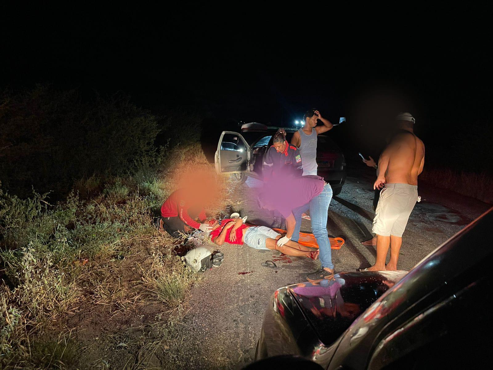 Acidente com motociclista e vaca na BA-120 em Coité deixa jovem ferido